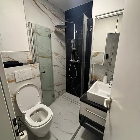 Modern & Close To Weser Stadium Bremen