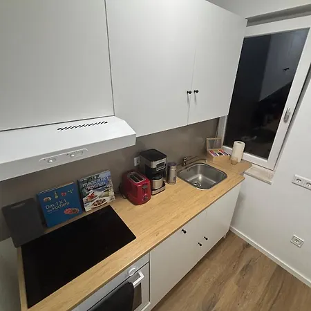 Modern & Close To Weser Stadium Apartment